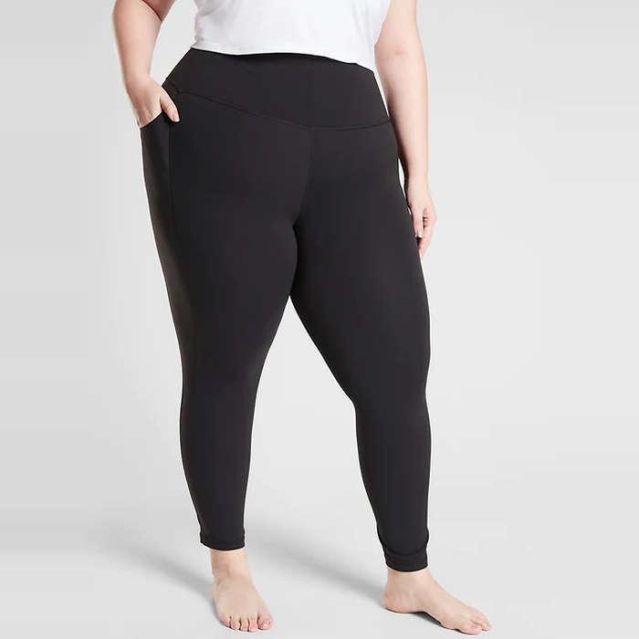 Athleta Salutation Stash Pocket II 7/8 Tight