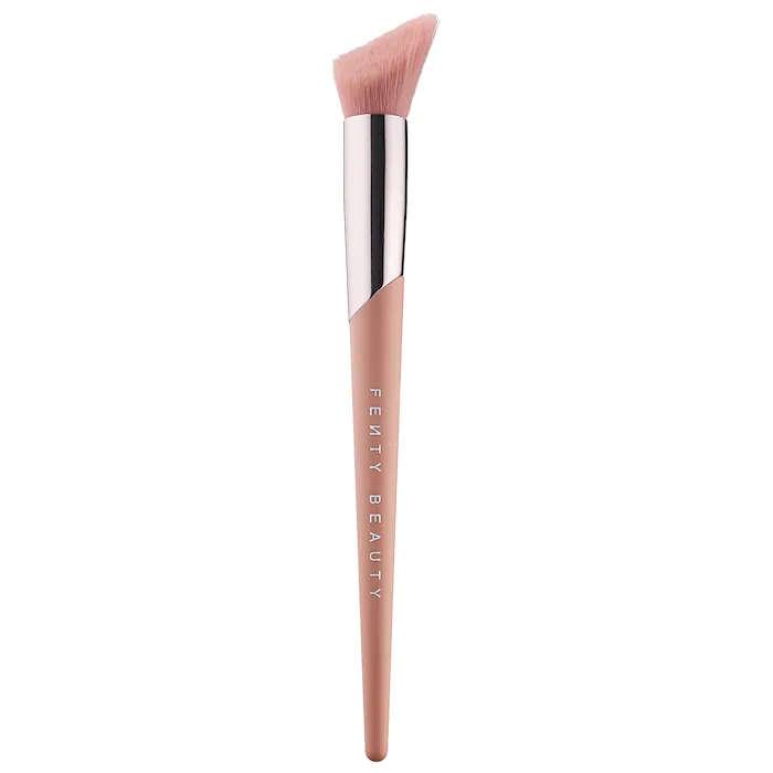 Fenty Beauty By Rihanna Cheek-Hugging Highlight Brush 120