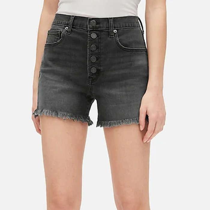 Gap 4" High Rise Denim Shorts In Washed Black