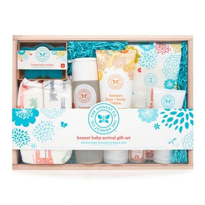 The Honest Company Baby Arrival Gift Set